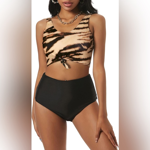 2Piece Bikini Set Full Coverage Swimsuit Tummy Control Padded NWT Size 6 or S - Picture 1 of 2